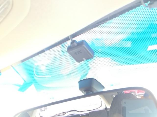 フィット １３Ｇ・Ｆパッケージ　４ＷＤ　横滑り防止装置　ＥＴＣ　アルミホイール　スマートキー　アイドリングストップ　メモリーナビ　バックカメラ　フルセグ（24枚目）