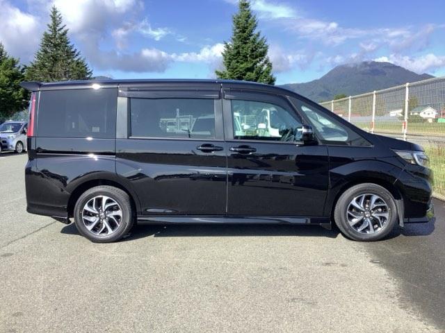 ステップワゴンスパーダ スパーダ・クールスピリット　ホンダセンシング　スパーダ・クールスピリットホンダセンシング　４ＷＤ　ＥＴＣ　スマートキー　両側電動スライドドア　ＬＥＤ　シートヒーター　メモリーナビ　バックカメラ　フルセグ　全周囲カメラ（4枚目）