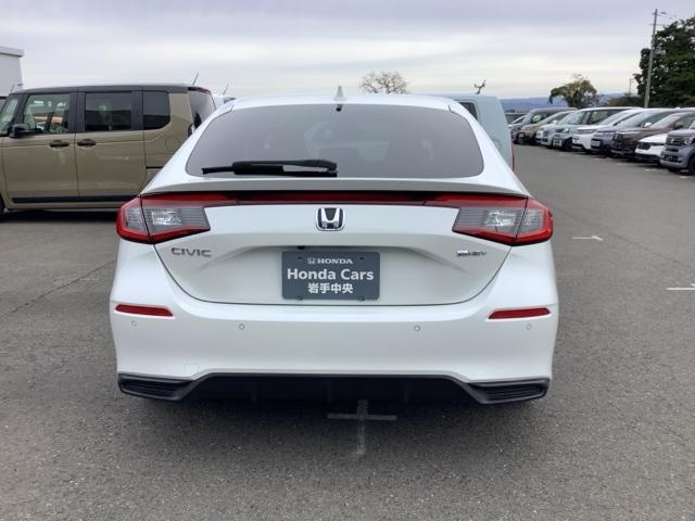 シビック ｅ：ＨＥＶ　ＥＴＣ　アルミホイール　スマートキー　オートクルーズコントロール　ＬＥＤ　シートヒーター　メモリーナビ　フルセグ　バックカメラ（3枚目）