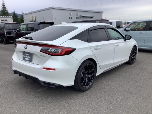 シビック ｅ：ＨＥＶ　ＥＴＣ　アルミホイール　スマートキー　オートクルーズコントロール　ＬＥＤ　シートヒーター　メモリーナビ　フルセグ　バックカメラ（8枚目）