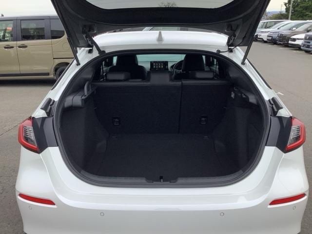 シビック ｅ：ＨＥＶ　ＥＴＣ　アルミホイール　スマートキー　オートクルーズコントロール　ＬＥＤ　シートヒーター　メモリーナビ　フルセグ　バックカメラ（18枚目）