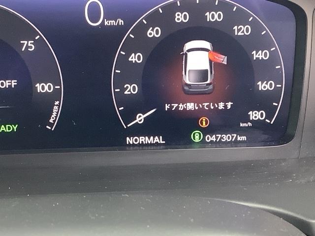 シビック ｅ：ＨＥＶ　ＥＴＣ　アルミホイール　スマートキー　オートクルーズコントロール　ＬＥＤ　シートヒーター　メモリーナビ　フルセグ　バックカメラ（21枚目）