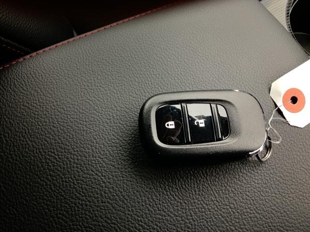 シビック ｅ：ＨＥＶ　ＥＴＣ　アルミホイール　スマートキー　オートクルーズコントロール　ＬＥＤ　シートヒーター　メモリーナビ　フルセグ　バックカメラ（22枚目）