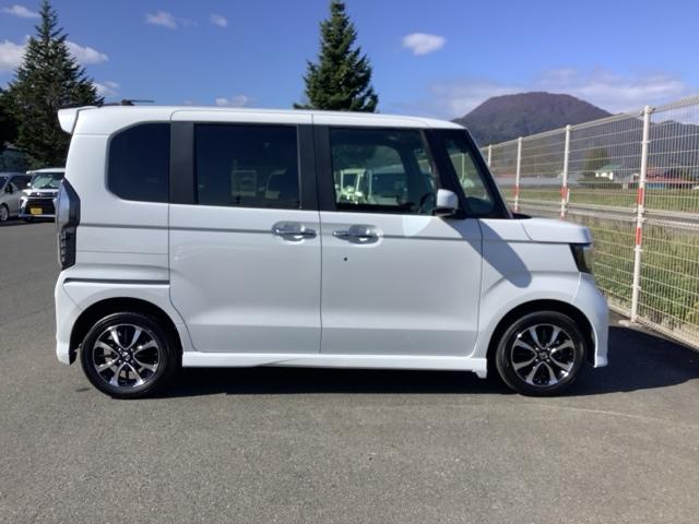 Ｎ－ＢＯＸカスタム Ｇ・Ｌホンダセンシング　４ＷＤ　ＥＴＣ　スマートキー　片側電動スライドドア　ＬＥＤ　ベンチシート　シートヒーター　メモリーナビ　フルセグ　ドライブレコーダー（4枚目）