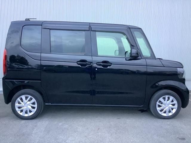 N-BOX ベースグレード 4WD ETC スマートキー 片側電動スライドドア LED クリアランスソナー ベンチシート メモリーナビ バックカメラ フルセグ(4枚目)