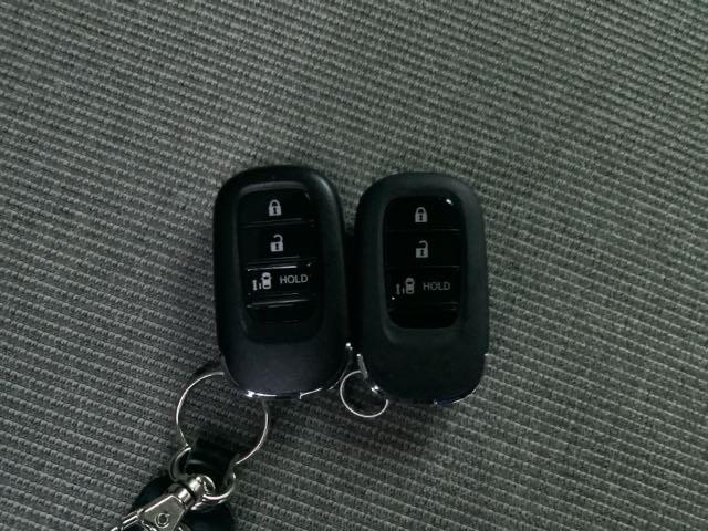 N-BOX ベースグレード 4WD ETC スマートキー 片側電動スライドドア LED クリアランスソナー ベンチシート メモリーナビ バックカメラ フルセグ(24枚目)