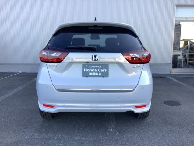 フィット ｅ：ＨＥＶリュクス　ＥＴＣ　ＨｏｎｄａＳＥＮＳＩＮＧ　レザーシート　シートヒーター　社外ナビ（3枚目）