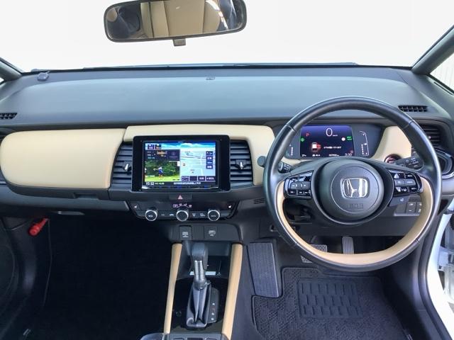 フィット ｅ：ＨＥＶリュクス　ＥＴＣ　ＨｏｎｄａＳＥＮＳＩＮＧ　レザーシート　シートヒーター　社外ナビ（15枚目）