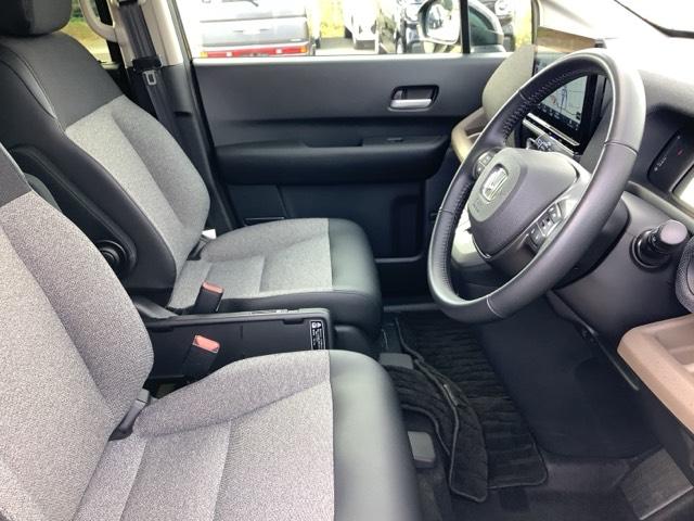 フリード e:HEVエアーEX ETC HondaSENSING シートヒーター 全周カメラ11.4インチナビ HondaCONNECT対応(13枚目)