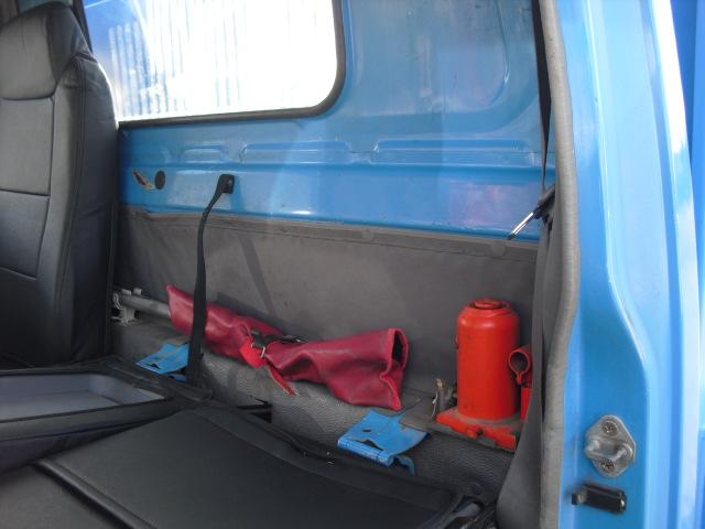 エルフトラック 強化フルフラットローダンプ　全低床　ダンプ　３トン４ナンバー　集中ドアロック　新品シートカバー付き（24枚目）