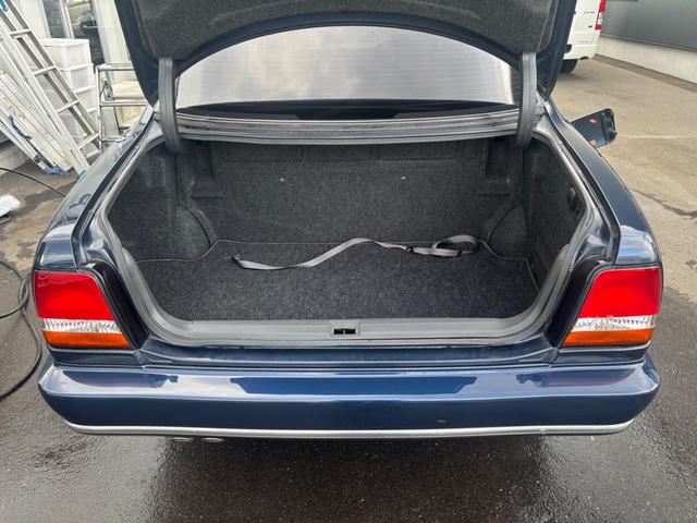 シーマ タイプＩＩリミテッド　実走行１３０００キロ　アクティブ無し　純正バネサス　マルチレスモデル（11枚目）