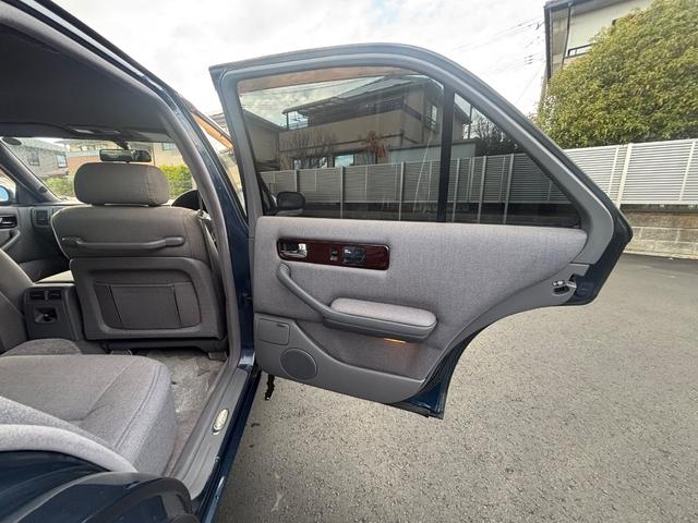 シーマ タイプＩＩリミテッド　実走行１３０００キロ　アクティブ無し　純正バネサス　マルチレスモデル（28枚目）