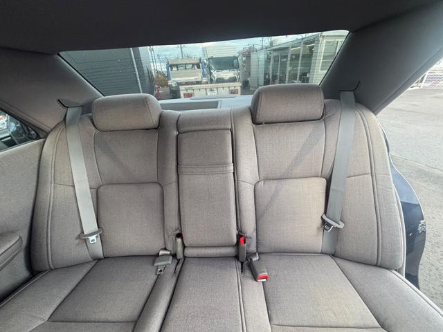 シーマ タイプＩＩリミテッド　実走行１３０００キロ　アクティブ無し　純正バネサス　マルチレスモデル（33枚目）