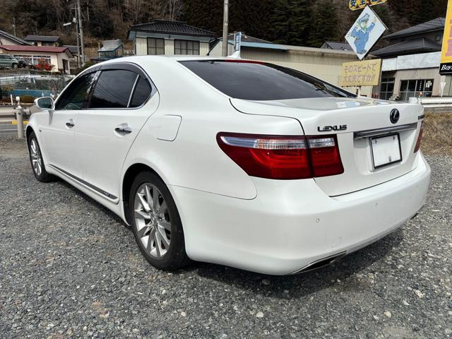 ＬＳ ＬＳ６００ｈＬ　４ＷＤロングボディー　ナビＴＶバックカメラ　マークレビンソン　黒皮シート　サンルーフ　パワートランク　ステアリングヒーター　クルーズコントロール　ドライブレコーダー（7枚目）