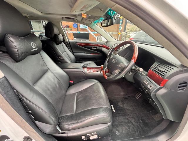 ＬＳ ＬＳ６００ｈＬ　４ＷＤロングボディー　ナビＴＶバックカメラ　マークレビンソン　黒皮シート　サンルーフ　パワートランク　ステアリングヒーター　クルーズコントロール　ドライブレコーダー（9枚目）