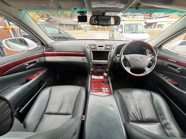 ＬＳ ＬＳ６００ｈＬ　４ＷＤロングボディー　ナビＴＶバックカメラ　マークレビンソン　黒皮シート　サンルーフ　パワートランク　ステアリングヒーター　クルーズコントロール　ドライブレコーダー（13枚目）