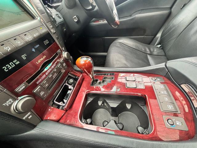 ＬＳ ＬＳ６００ｈＬ　４ＷＤロングボディー　ナビＴＶバックカメラ　マークレビンソン　黒皮シート　サンルーフ　パワートランク　ステアリングヒーター　クルーズコントロール　ドライブレコーダー（42枚目）