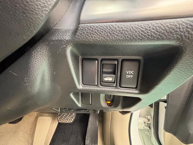 スカイライン ２５０ＧＴ　ナビ／テレビ／バックカメラ／社外マフラー／前席Ｐシート／黒革調シートカバー／ＥＴＣ／ＨＩＤヘッドライト／プッシュスタート／スマートキー（21枚目）