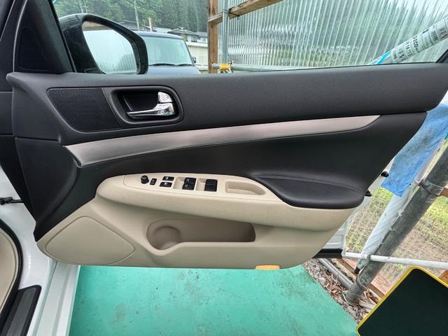 スカイライン ２５０ＧＴ　ナビ／テレビ／バックカメラ／社外マフラー／前席Ｐシート／黒革調シートカバー／ＥＴＣ／ＨＩＤヘッドライト／プッシュスタート／スマートキー（23枚目）