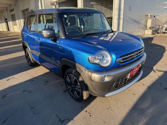 クロスビー ＨＹＢＲＩＤ　ＭＺ　３型　４ＷＤ　６ＡＴ　全方位カメラ　４ＷＤ　衝突被害軽減システム　アイドリングストップ　横滑り防止機能　衝突安全ボディ　オートライト　プッシュスタート　シートヒーター　オートエアコン（10枚目）