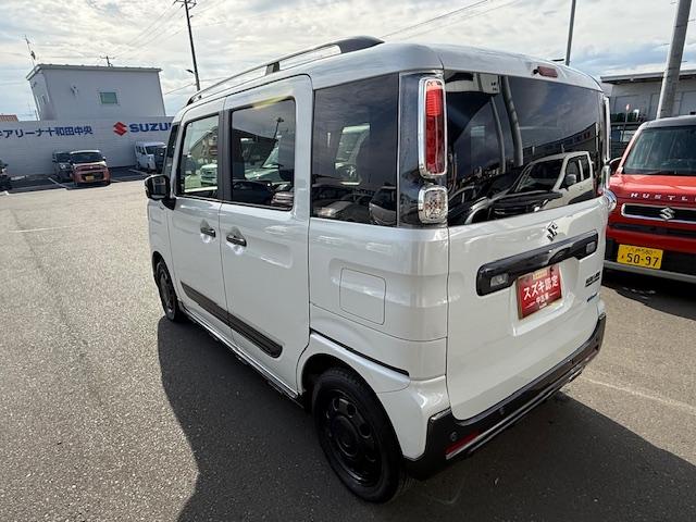 スペーシアギア ＨＹＢＲＩＤ　ＸＺ　２型　４ＷＤ　衝突被害軽減Ｓ　全方位ナビ　４ＷＤ　衝突被害軽減システム　アイドリングストップ　横滑り防止機能　衝突安全ボディ　バックカメラ　オートライト　スライドドア　プッシュスタート　プッシュスタート　シートヒーター　オートエアコン（13枚目）