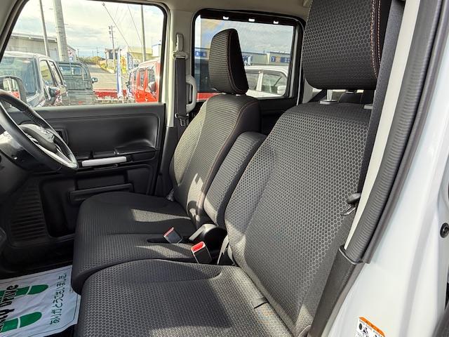 スペーシアギア ＨＹＢＲＩＤ　ＸＺ　２型　４ＷＤ　衝突被害軽減Ｓ　全方位ナビ　４ＷＤ　衝突被害軽減システム　アイドリングストップ　横滑り防止機能　衝突安全ボディ　バックカメラ　オートライト　スライドドア　プッシュスタート　プッシュスタート　シートヒーター　オートエアコン（17枚目）