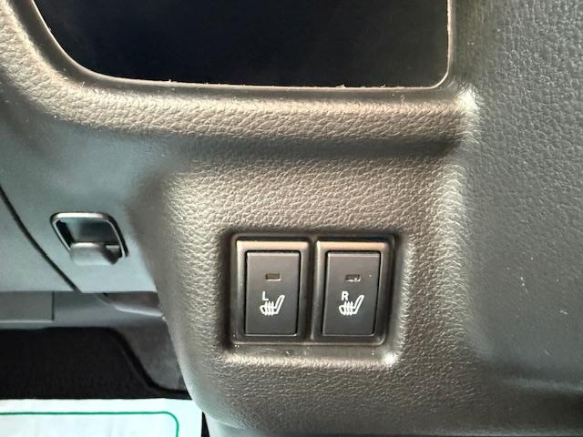 スペーシアギア ＨＹＢＲＩＤ　ＸＺ　２型　４ＷＤ　衝突被害軽減Ｓ　全方位ナビ　４ＷＤ　衝突被害軽減システム　アイドリングストップ　横滑り防止機能　衝突安全ボディ　バックカメラ　オートライト　スライドドア　プッシュスタート　プッシュスタート　シートヒーター　オートエアコン（24枚目）