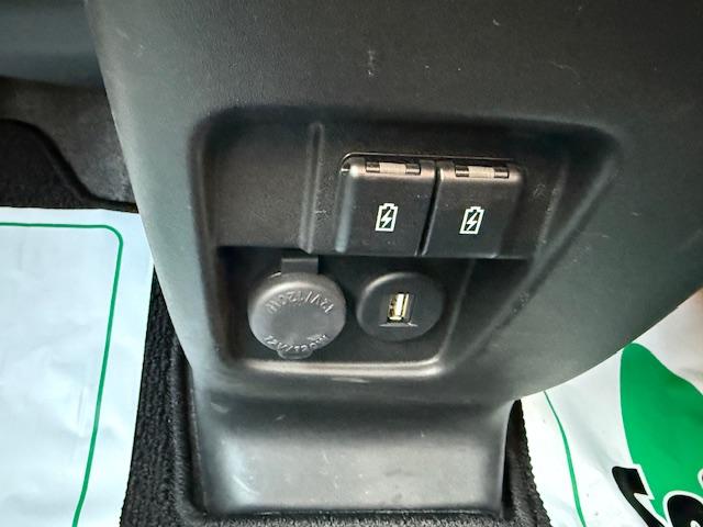 スペーシアギア ＨＹＢＲＩＤ　ＸＺ　２型　４ＷＤ　衝突被害軽減Ｓ　全方位ナビ　４ＷＤ　衝突被害軽減システム　アイドリングストップ　横滑り防止機能　衝突安全ボディ　バックカメラ　オートライト　スライドドア　プッシュスタート　プッシュスタート　シートヒーター　オートエアコン（25枚目）