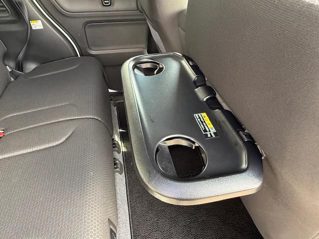 スペーシアギア ＨＹＢＲＩＤ　ＸＺ　２型　４ＷＤ　衝突被害軽減Ｓ　全方位ナビ　４ＷＤ　衝突被害軽減システム　アイドリングストップ　横滑り防止機能　衝突安全ボディ　バックカメラ　オートライト　スライドドア　プッシュスタート　プッシュスタート　シートヒーター　オートエアコン（40枚目）