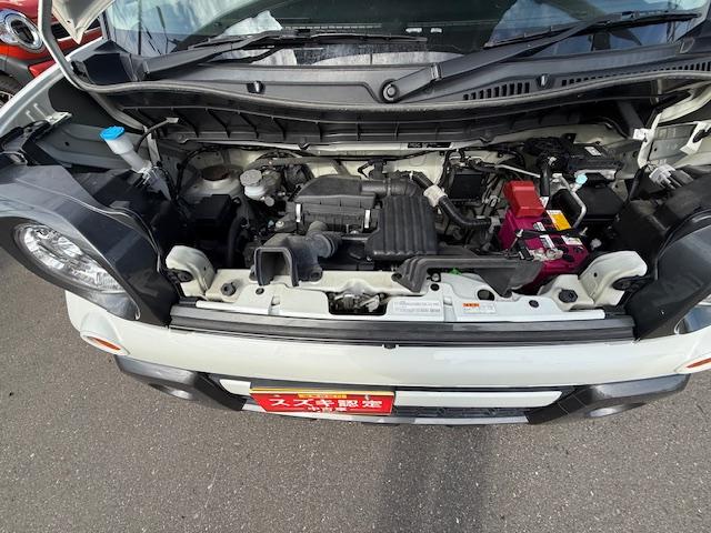 スペーシアギア ＨＹＢＲＩＤ　ＸＺ　２型　４ＷＤ　衝突被害軽減Ｓ　全方位ナビ　４ＷＤ　衝突被害軽減システム　アイドリングストップ　横滑り防止機能　衝突安全ボディ　バックカメラ　オートライト　スライドドア　プッシュスタート　プッシュスタート　シートヒーター　オートエアコン（41枚目）