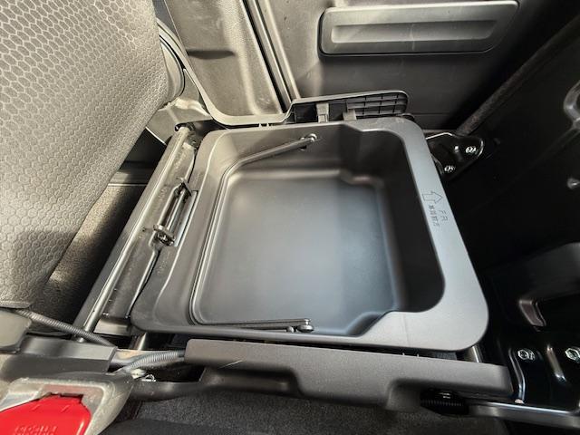 スペーシアギア ＨＹＢＲＩＤ　ＸＺ　２型　４ＷＤ　衝突被害軽減Ｓ　全方位ナビ　４ＷＤ　衝突被害軽減システム　アイドリングストップ　横滑り防止機能　衝突安全ボディ　バックカメラ　オートライト　スライドドア　プッシュスタート　プッシュスタート　シートヒーター　オートエアコン（50枚目）