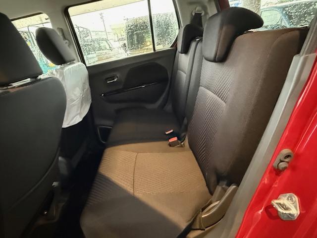 ワゴンＲ ２０周年記念車　ＭＨ３４型　２型　４ＷＤ　４ＷＤ　衝突被害軽減システム　アイドリングストップ　横滑り防止機能　衝突安全ボディ　オートライト　Ｂｌｕｅｔｏｏｔｈ　プッシュスタート　シートヒーター（14枚目）