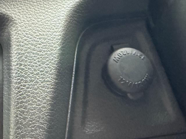 ワゴンＲ ２０周年記念車　ＭＨ３４型　２型　４ＷＤ　４ＷＤ　衝突被害軽減システム　アイドリングストップ　横滑り防止機能　衝突安全ボディ　オートライト　Ｂｌｕｅｔｏｏｔｈ　プッシュスタート　シートヒーター（24枚目）