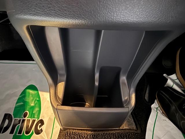 ワゴンＲ ２０周年記念車　ＭＨ３４型　２型　４ＷＤ　４ＷＤ　衝突被害軽減システム　アイドリングストップ　横滑り防止機能　衝突安全ボディ　オートライト　Ｂｌｕｅｔｏｏｔｈ　プッシュスタート　シートヒーター（28枚目）