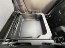 助手席下小物入れ