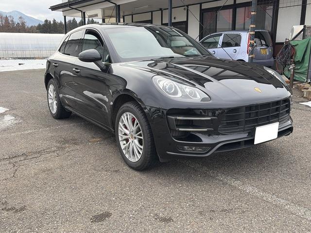 マカン マカン　ターボ　純正ナビ／バックカメラ／電動リア／黒革シート／ヒートシーター／ｓｐｏｒｔｓ　ｐｌｕｓモード／スポーツクロノ／純正ホイール（7枚目）