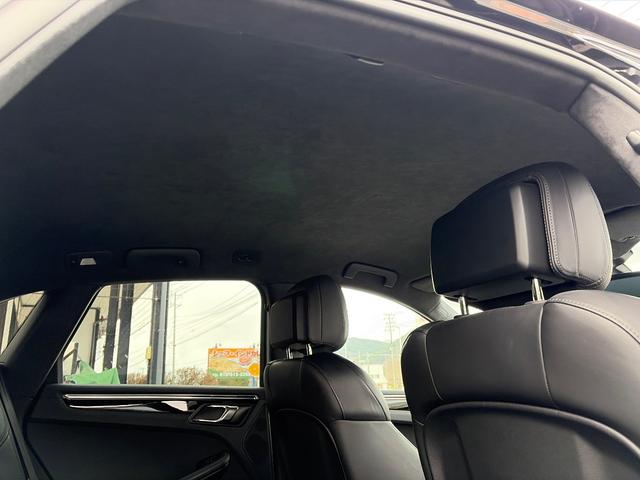 マカン マカン　ターボ　純正ナビ／バックカメラ／電動リア／黒革シート／ヒートシーター／ｓｐｏｒｔｓ　ｐｌｕｓモード／スポーツクロノ／純正ホイール（12枚目）