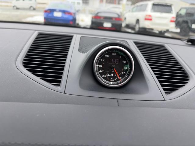 マカン マカン　ターボ　純正ナビ／バックカメラ／電動リア／黒革シート／ヒートシーター／ｓｐｏｒｔｓ　ｐｌｕｓモード／スポーツクロノ／純正ホイール（21枚目）