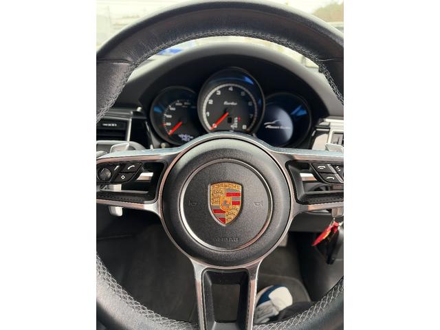 マカン マカン　ターボ　純正ナビ／バックカメラ／電動リア／黒革シート／ヒートシーター／ｓｐｏｒｔｓ　ｐｌｕｓモード／スポーツクロノ／純正ホイール（23枚目）