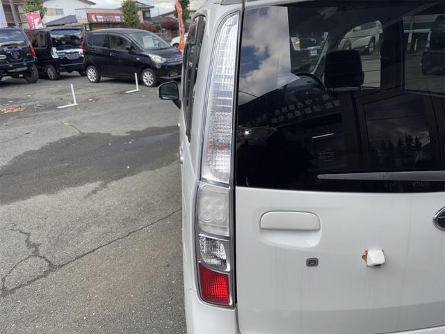 ステラ カスタムＲ　４ＷＤ　ＥＴＣ　バックカメラ　ナビ　ＴＶ　ＨＩＤ　スマートキー　アイドリングストップ　電動格納ミラー　ベンチシート　ＣＶＴ　盗難防止システム　ＡＢＳ　ＣＤ　ＵＳＢ　アルミホイール　衝突安全ボディ（47枚目）