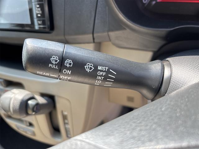 ムーヴ Ｌ　４ＷＤ　ＥＴＣ　ナビ　ＴＶ　アイドリングストップ　ＣＶＴ　盗難防止システム　ＡＢＳ　ＣＤ　ＵＳＢ　アルミホイール　衝突安全ボディ　エアコン　パワーステアリング　パワーウィンドウ　運転席エアバッグ（11枚目）