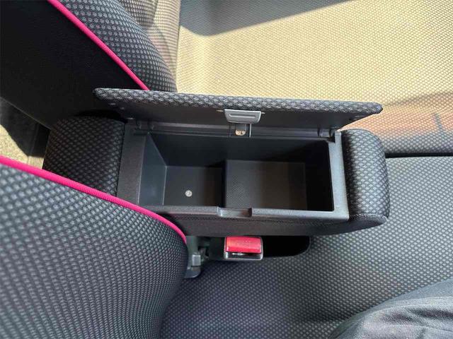 ハスラー Ｘ　衝突被害軽減システム　オートライト　ＨＩＤ　スマートキー　アイドリングストップ　電動格納ミラー　シートヒーター　ベンチシート　ＣＶＴ　盗難防止システム　ＡＢＳ　ＥＳＣ　ＣＤ　ＵＳＢ　アルミホイール（25枚目）