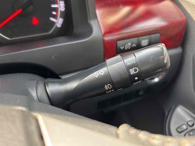 ヴェルファイア ２．４Ｚ　４ＷＤ　ドライブレコーダー　ＥＴＣ　バックカメラ　ナビ　クリアランスソナー　両側電動スライドドア　オートライト　ＨＩＤ　スマートキー　電動格納ミラー　後席モニター　３列シート　オットマン　ＣＶＴ（27枚目）