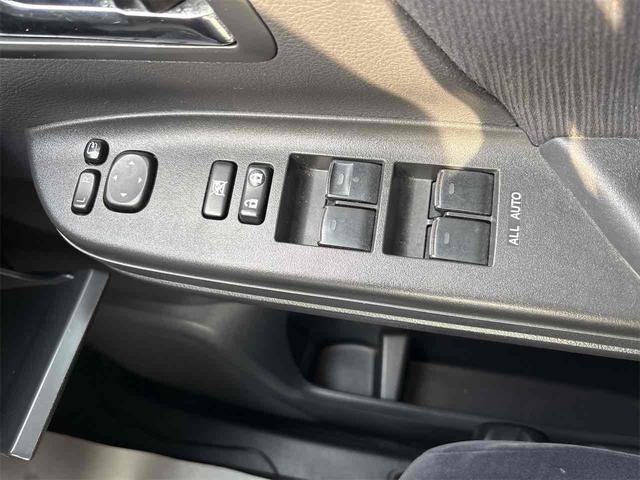 ヴェルファイア ２．４Ｚ　４ＷＤ　ドライブレコーダー　ＥＴＣ　バックカメラ　ナビ　クリアランスソナー　両側電動スライドドア　オートライト　ＨＩＤ　スマートキー　電動格納ミラー　後席モニター　３列シート　オットマン　ＣＶＴ（30枚目）