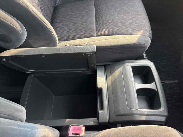 ヴェルファイア ２．４Ｚ　４ＷＤ　ドライブレコーダー　ＥＴＣ　バックカメラ　ナビ　クリアランスソナー　両側電動スライドドア　オートライト　ＨＩＤ　スマートキー　電動格納ミラー　後席モニター　３列シート　オットマン　ＣＶＴ（34枚目）