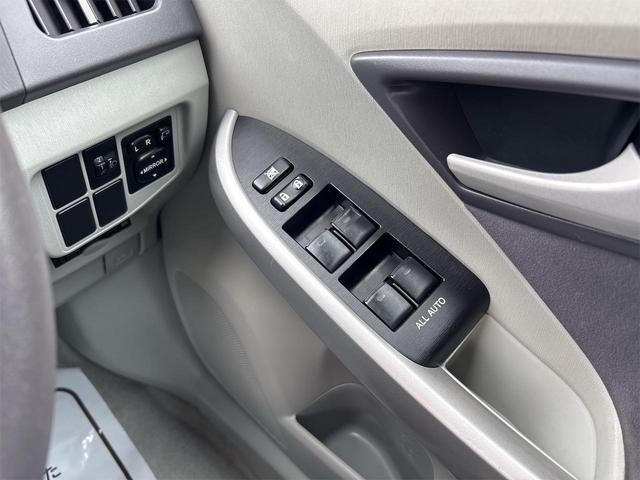 プリウス Ｓ　アルミホイール　ＣＶＴ　スマートキー　盗難防止システム　衝突安全ボディ　ＡＢＳ　ＥＳＣ　エアコン　パワーステアリング　パワーウィンドウ（22枚目）