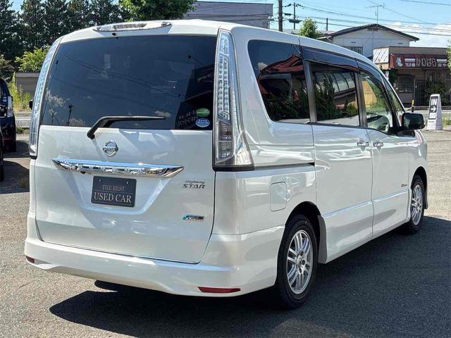 セレナ ハイウェイスター　Ｓ－ハイブリッド　バックカメラ　ナビ　ＴＶ　両側スライド・片側電動　オートライト　スマートキー　オートクルーズコントロール　アイドリングストップ　電動格納ミラー　３列シート　ウォークスルー　ＣＶＴ　アルミホイール　ＣＤ（6枚目）