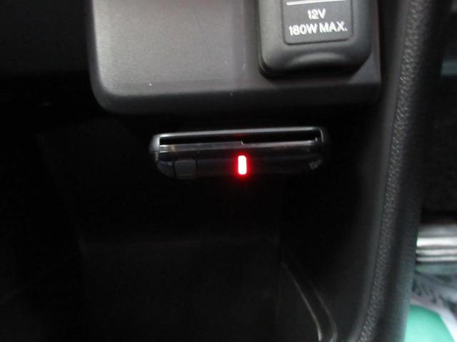 プレミアム ツアラー 4WD 純正ナビ バックカメラ ETC ターボ スマートキー ベンチシート HID 横滑防止システム(18枚目)