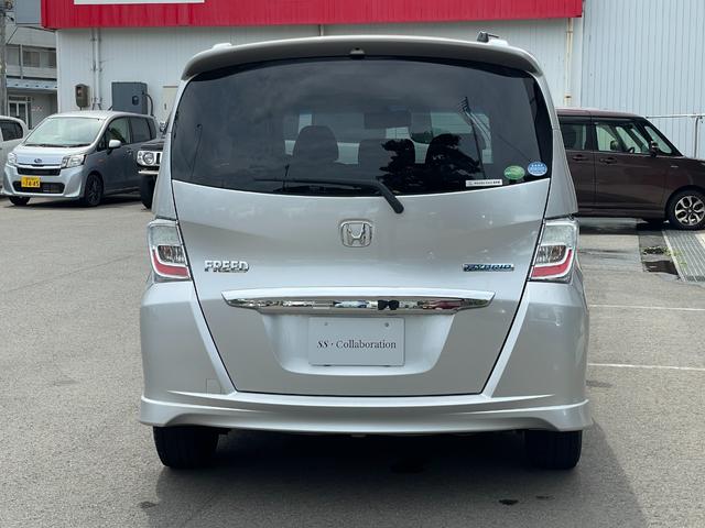 フリードハイブリッド ジャストセレクション　社外ナビ　ＴＶ　ＤＶＤ　エンスタ　ＥＴＣ　スマートキー　片側パワースライドドア　ＨＩＤライト　７人乗　横滑り防止装置　内外装クリーニング済（6枚目）