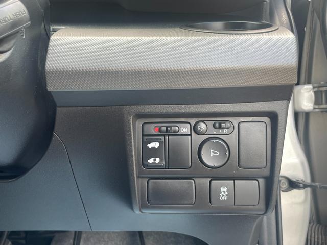 フリードハイブリッド ジャストセレクション　社外ナビ　ＴＶ　ＤＶＤ　エンスタ　ＥＴＣ　スマートキー　片側パワースライドドア　ＨＩＤライト　７人乗　横滑り防止装置　内外装クリーニング済（31枚目）